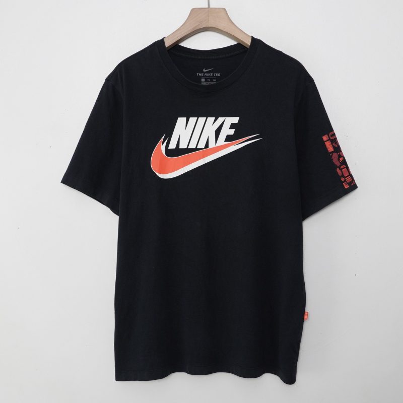 NIKE Tee