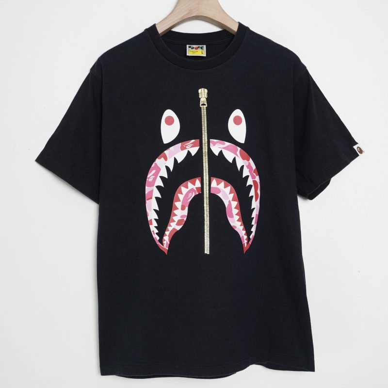 ✅ A BATHING APE áo còn quá mới luôn ạ hình in siêu nét bo cổ dày dặn quá đẹp luôn.