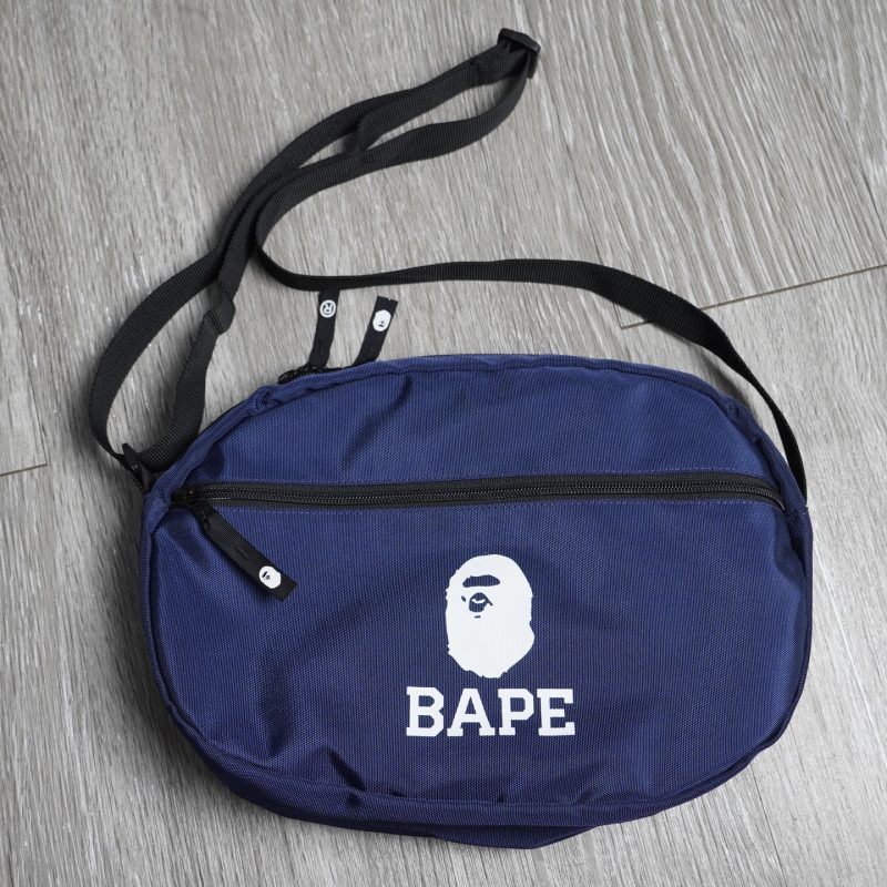 ✅ (NEW) BAPE Summer Bag Shoulder Bag.mới tinh nguyên tang quá đẹp a😍hàng new quá đỉnh ạ